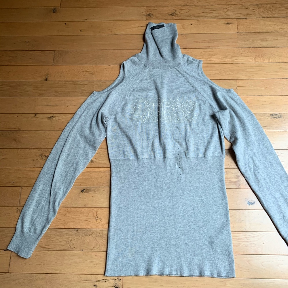 Guess NWT light gray sweater